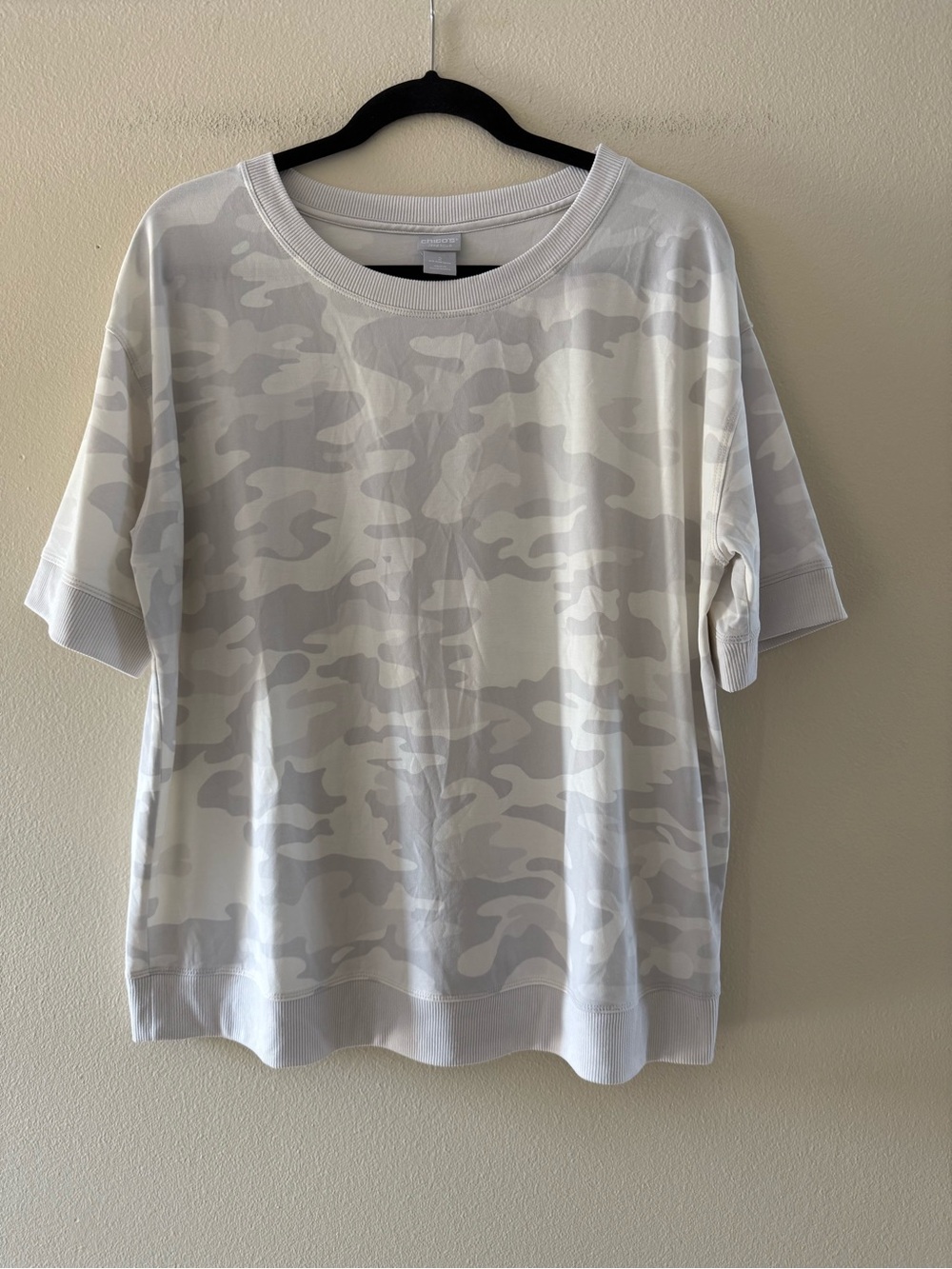 Chico's Zenergy Short Sleeve Camo Tee in White and Light Gray Soft